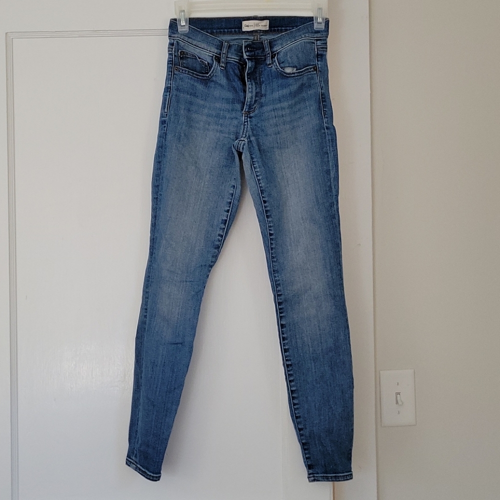 Gap True Skinny size 26 short petite